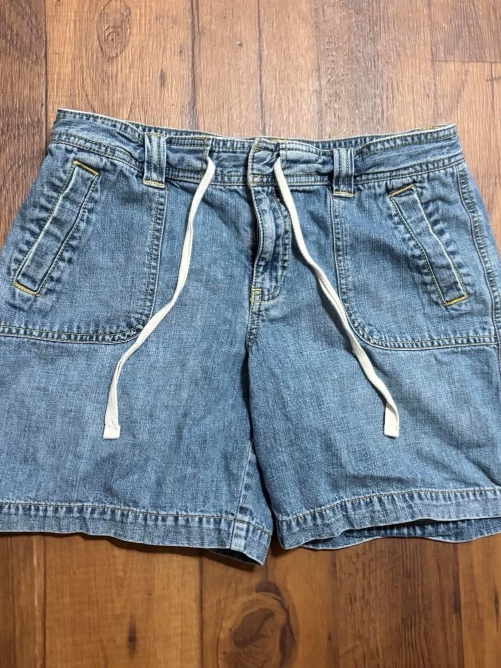 Vintage Old Navy Shorts Size 8 Blue Pockets Y2K Jean Shorts Drawstring